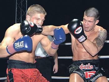 kv_kickbox_20100611_denik_clanek_solo